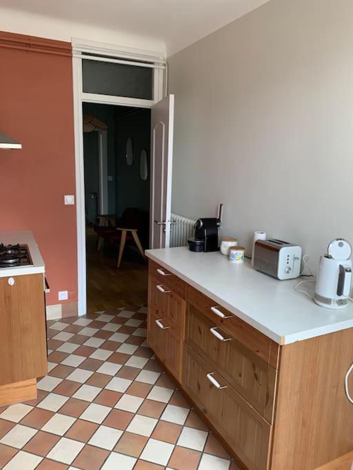 Appart 90M2 Lumineux, Centre, Vue Eglise Penchee 凯恩 外观 照片