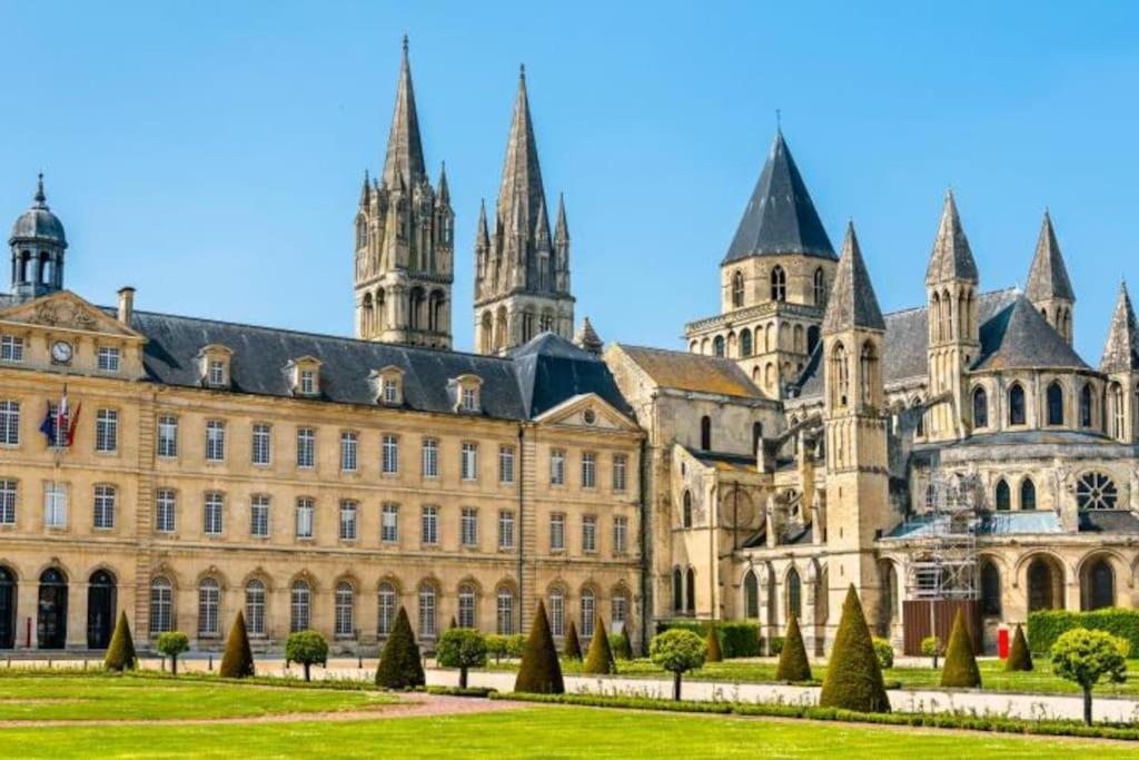 Appart 90M2 Lumineux, Centre, Vue Eglise Penchee 凯恩 外观 照片