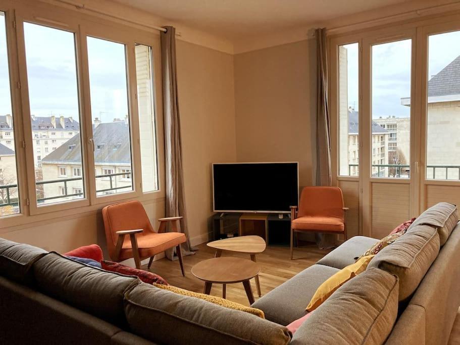 Appart 90M2 Lumineux, Centre, Vue Eglise Penchee 凯恩 外观 照片