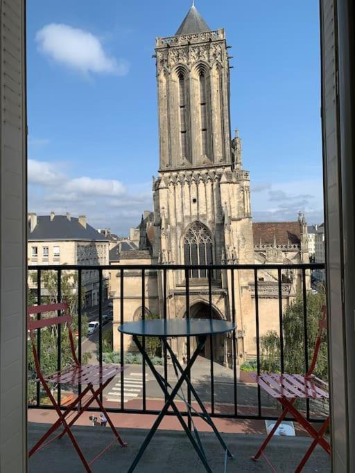 Appart 90M2 Lumineux, Centre, Vue Eglise Penchee 凯恩 外观 照片